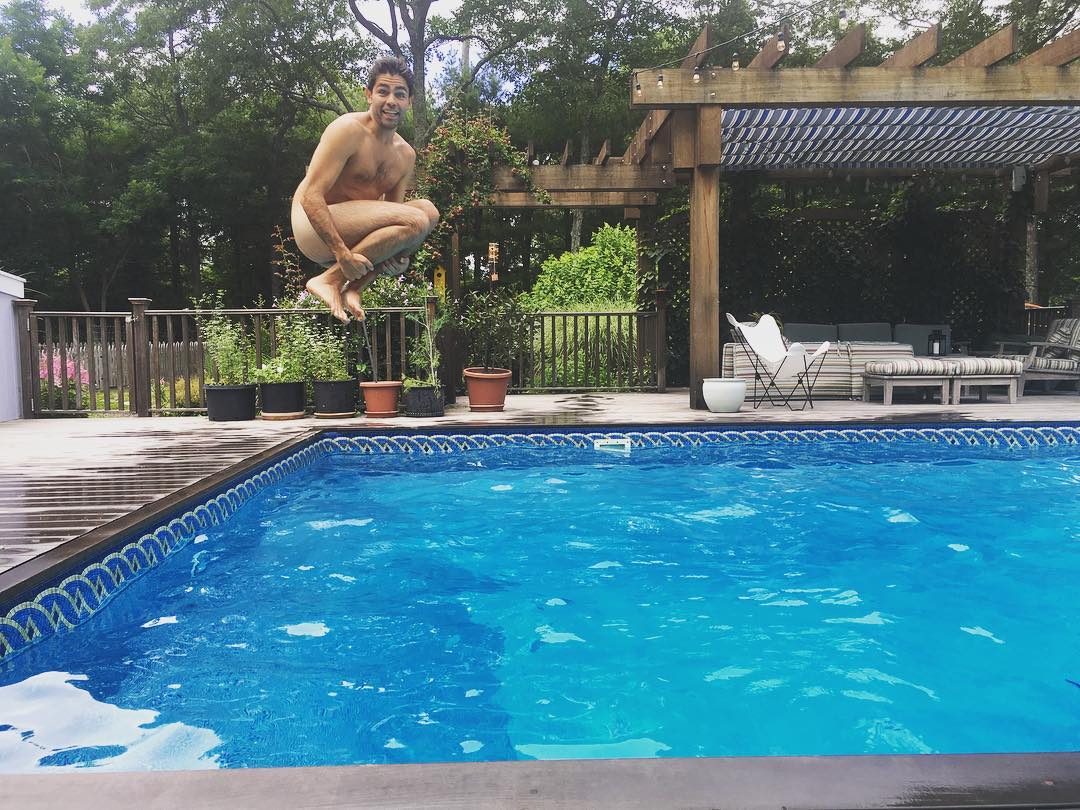 Jumping into my 40's wearing my birthday suit. #MakeASplash with me, together we can make the world a better place. https://t.co/FgGThrRKee