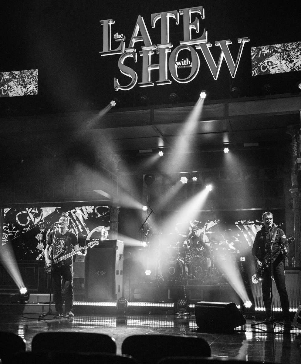 RT @blink182: TONIGHT at 11:35pm ET/PT on CBS we'll be performing a few songs from our new album #California on the #LSSC! https://t.co/RZZ…
