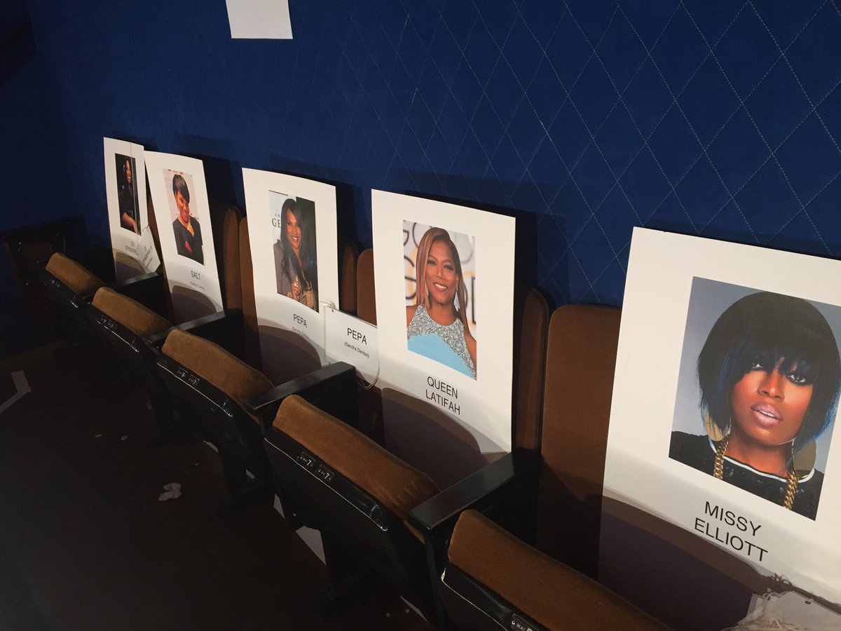 RT @VH1: Hey QUEENS! Your THRONES await... ???? #HipHopHonors https://t.co/PtIMow4s2u