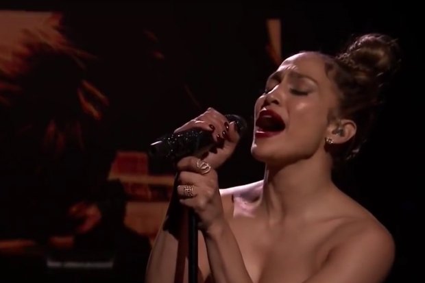 RT @idolator: .@JLo and @Lin_Manuel strip down “Love Make The World Go Round” on @FallonTonight https://t.co/TBJT2KHTLr https://t.co/uEN4Np…