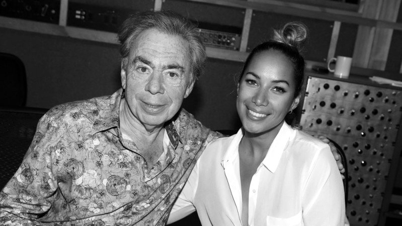 Absolutely honoured to be working with the legendary @OfficialALW - CATS first preview show tonight!! #CatBroadway https://t.co/Xfhvz94Q4U