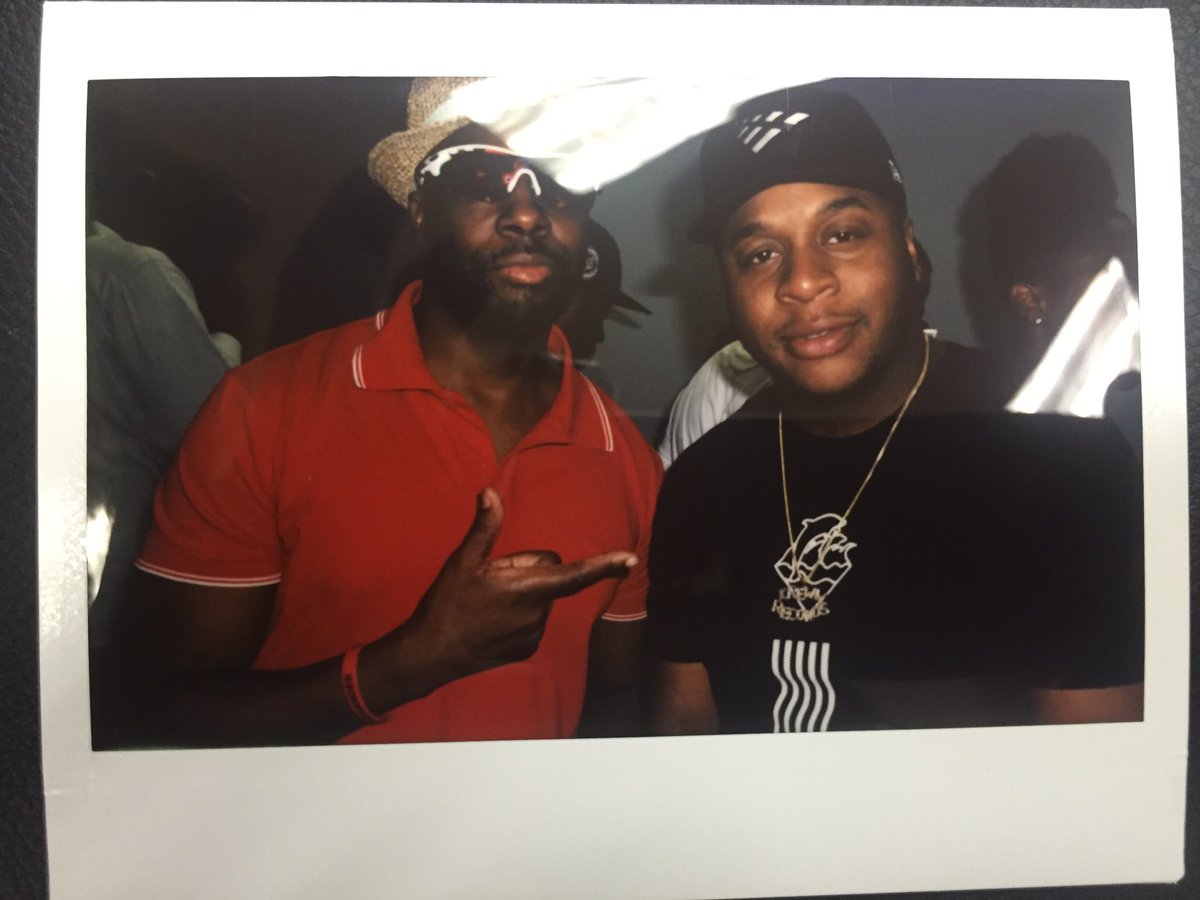 RT @ITSDJFLOW: Got the Polaroid with @wyclef that's legendary https://t.co/BNDXEo8wEs