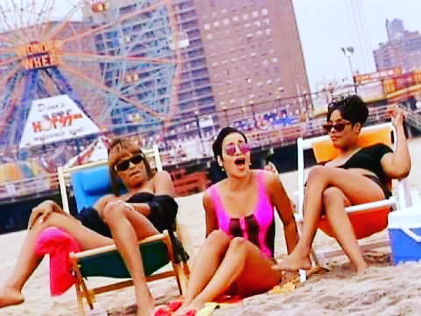 RT @loveladiesfirst: What we'll be doing today on this beautiful Sunday! ⛱☀️  cc: @TheSaltNPepa https://t.co/vELofU7HgH