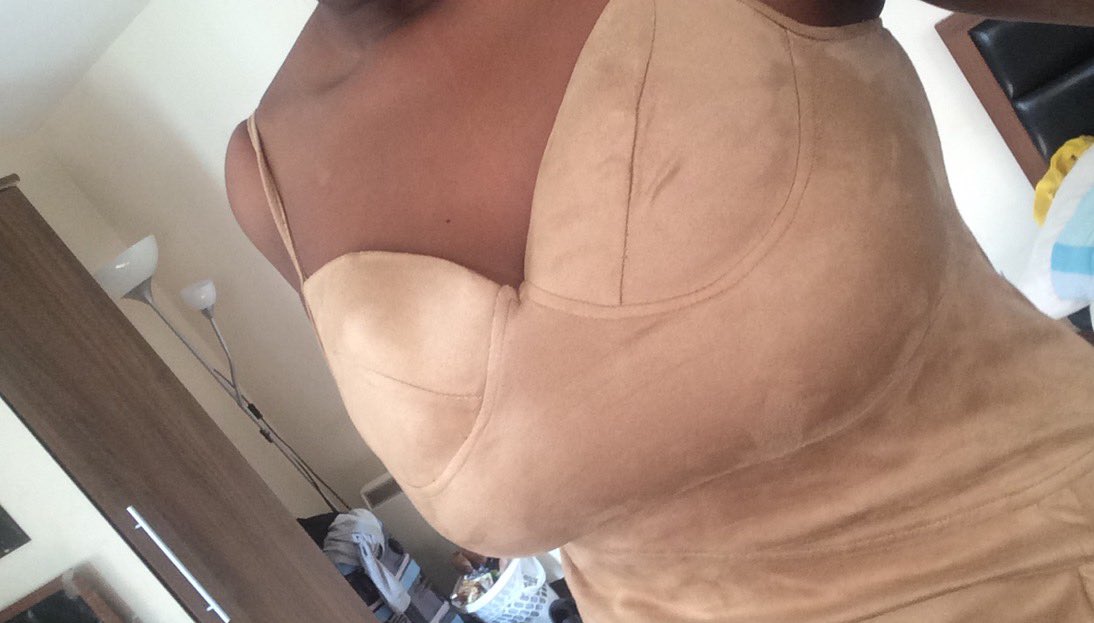 26 Struggles You'll Only Relate To If You're Petite And Have Big Boobs