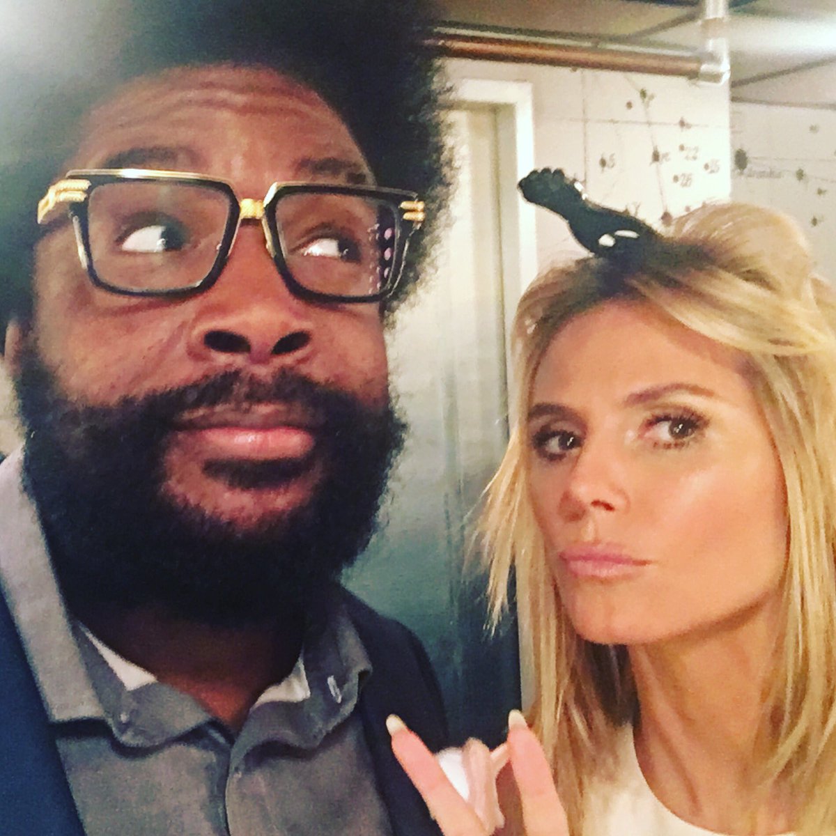 Hanging with @questlove at @FallonTonight and yes, I'm keeping the pick!! https://t.co/WqptqwUQPj