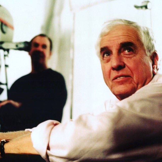 I had the honor to work w the legendary #GarryMarshall -thank u 4 ur comedic genius! #rip???????? a true pioneer https://t.co/e90RNT8aV4