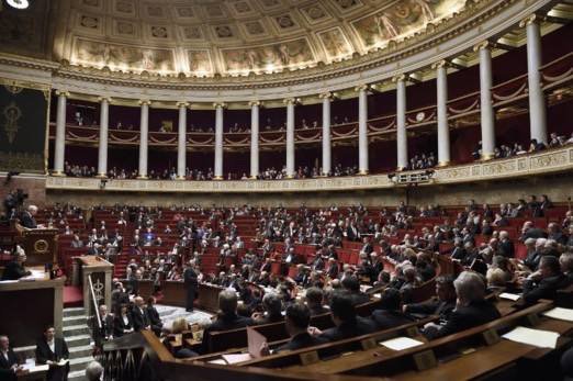 Les députés prolongent l'état d'urgence de 6 mois https://t.co/94wKgUjb7B 