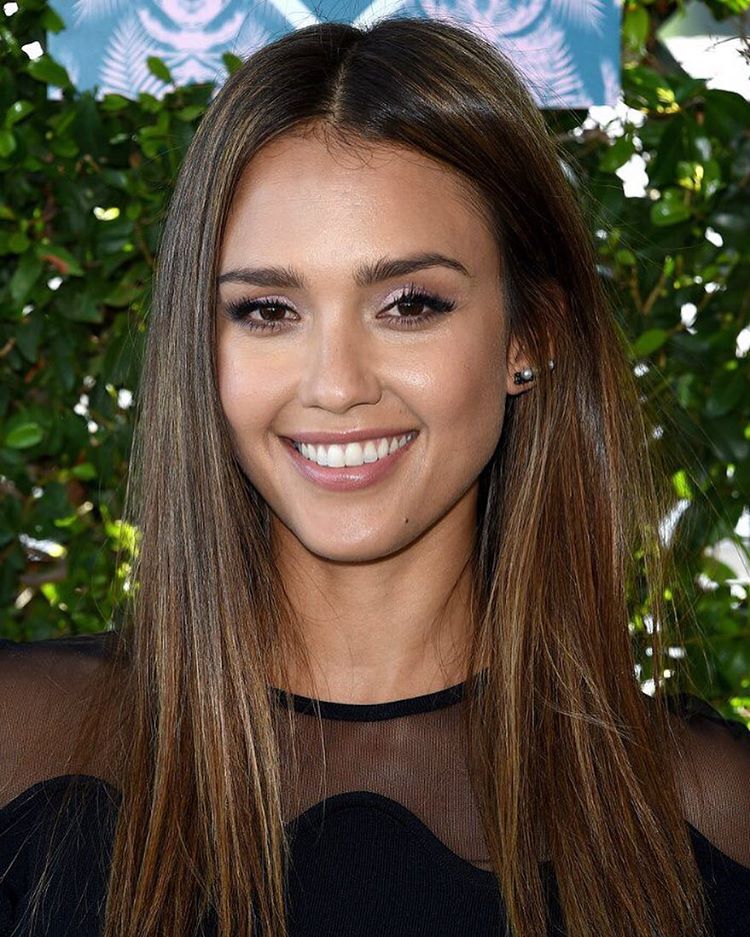RT @Honest_Beauty: .@JessicaAlba was flawless at the #TCA2016! Get her #HonestBeauty look on Instagram. https://t.co/5RrlEkmdVQ https://t.c…