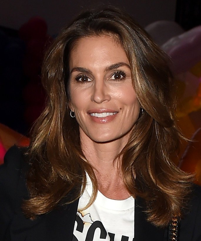 RT @InStyle: .@CindyCrawford's amazing bikini body literally defies gravity in new 'gram https://t.co/cmAY6utHR7 https://t.co/xf9hmn8nDT