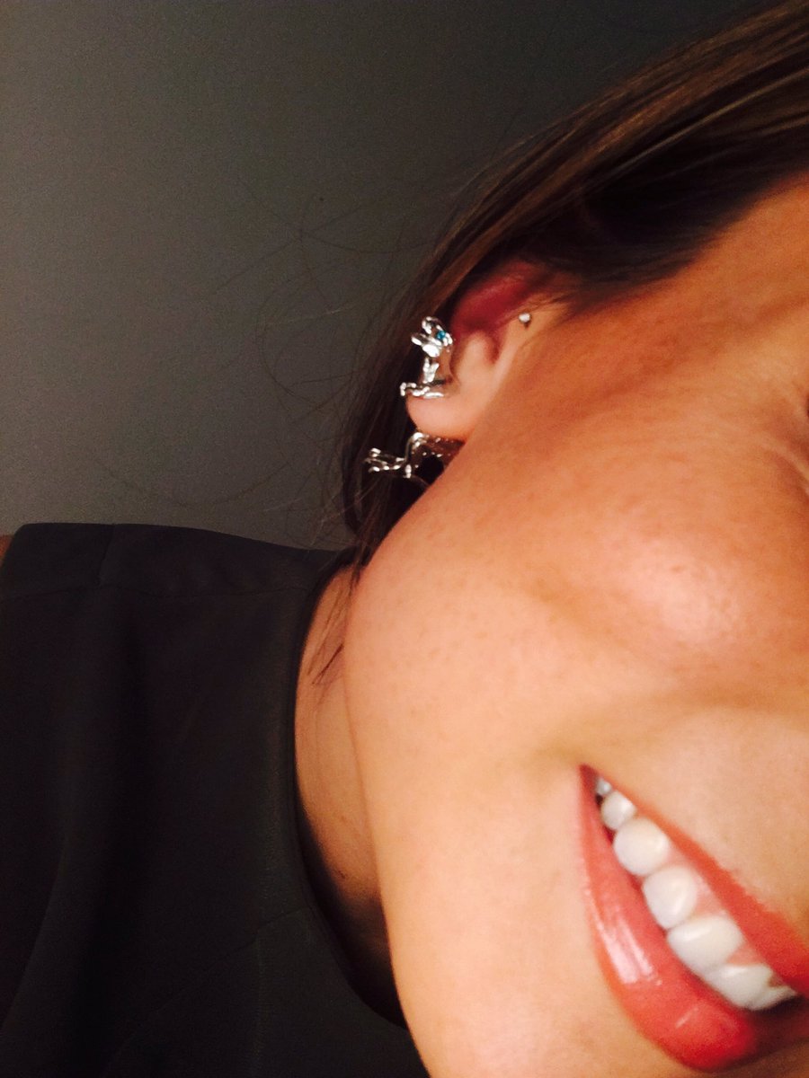 Peep my earrings ????. Coney Island tonight ‼️ https://t.co/Yl45PkfESK