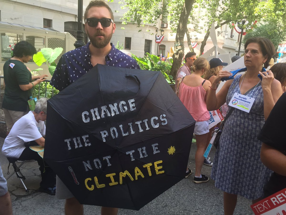 RT @People4Bernie: We are the clean energy revolution #DNCinPHL #CleanEnergyMarch #DemsInPhilly #DemConvention https://t.co/RNwgGN1MHa