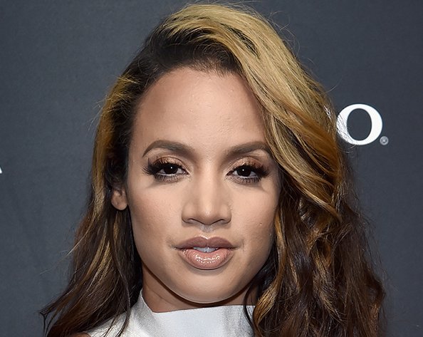 RT @People_Style: There's a story behind @SheIsDash's blonde streak on #OITNB https://t.co/JbStxvwsLT https://t.co/bpzyykVLn2