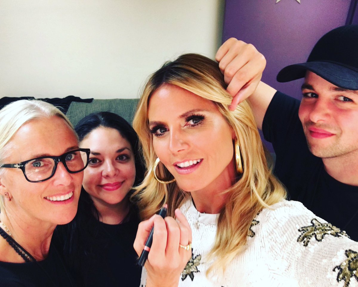 Back at it !!!!!! First live show #AGT with @lindahaymakeup @jenniferlove222 @cwoodhair https://t.co/GECF5k0tVU