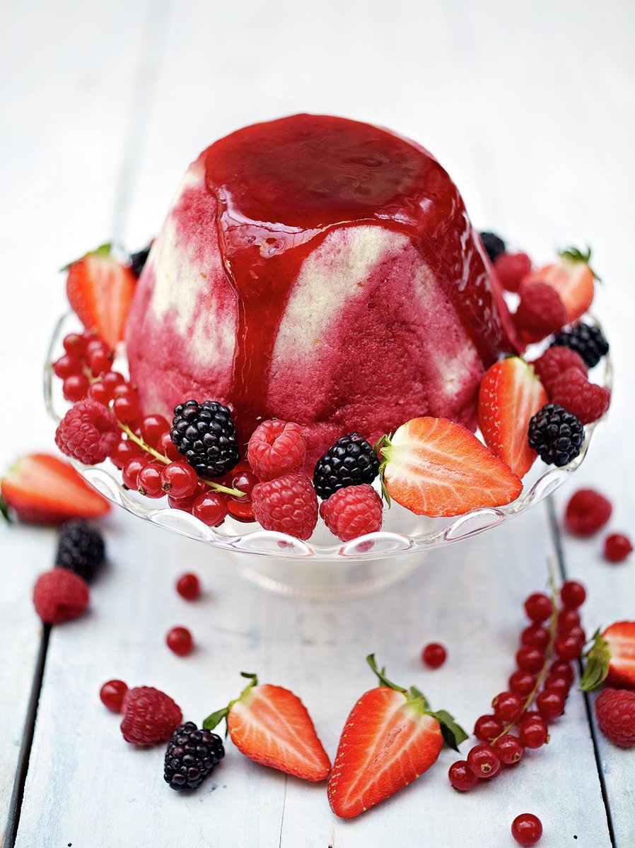 Treat yourself this weekend to my beautiful summer pud https://t.co/430jhySCN2 xx #recipeoftheday https://t.co/RrU0ehcbSm