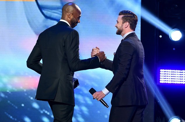 #SundayFunday! Watch @KobeBryant present the Decade Award to JT at #TeenChoice Awards THIS Sunday 8pm ET!!! -teamJT https://t.co/NdSUT7MbJW