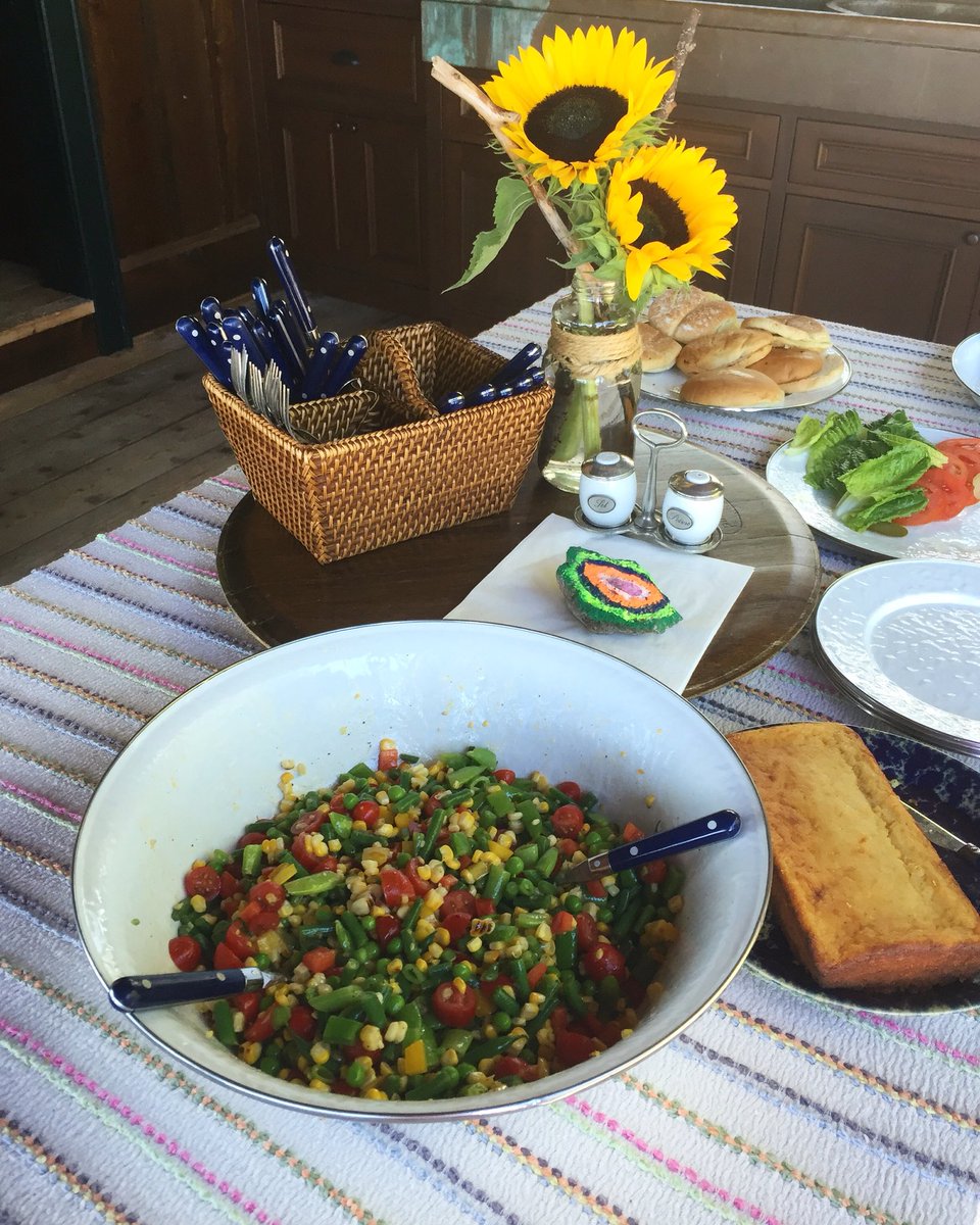 Summer in a bowl! Thanks @MoveableFeastTO for the recipe. ???????????? See it here: https://t.co/VKRGwfIM06 https://t.co/Ac9vZbawgw