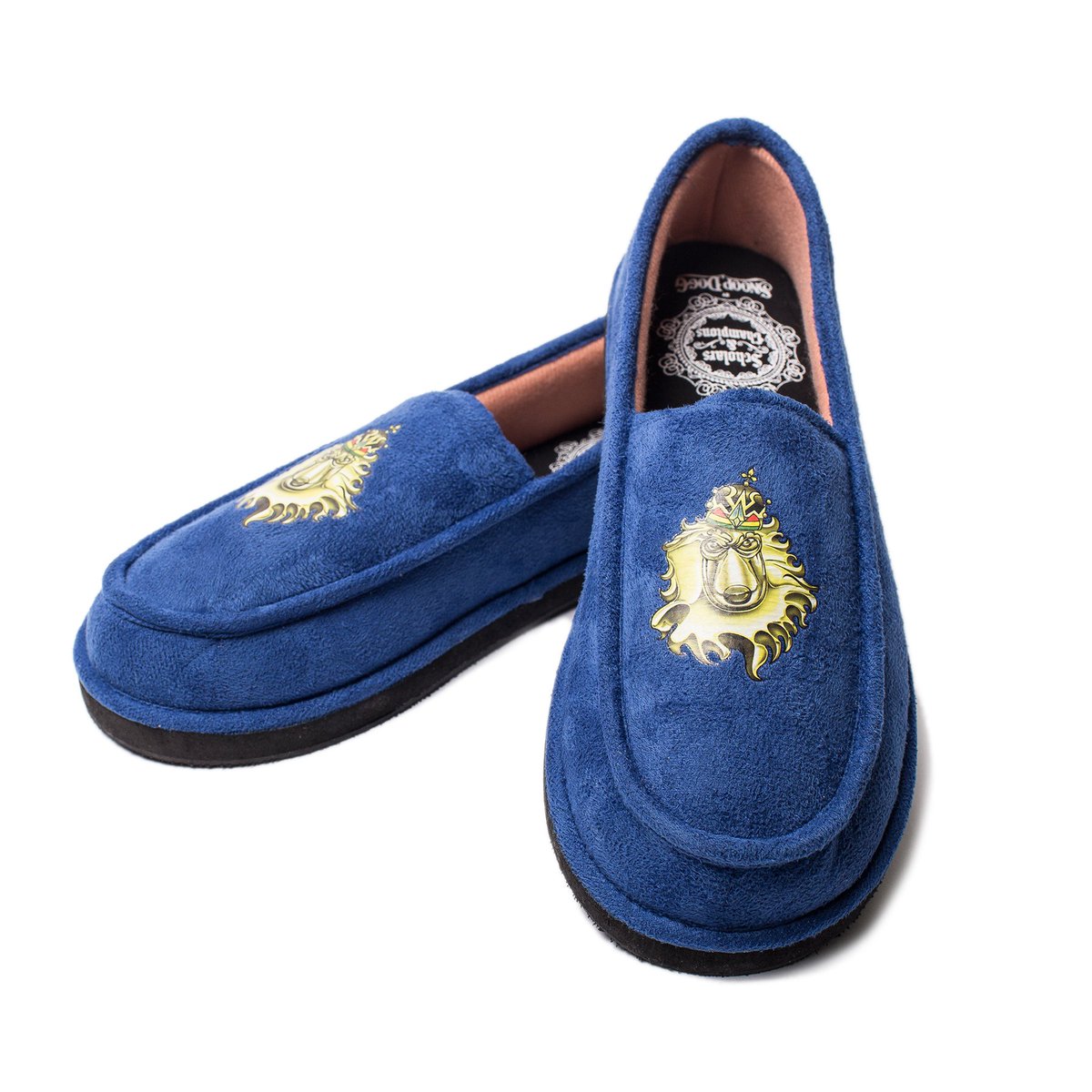 boss. style. new snoop slippers ✨ get urs now https://t.co/c8samTw9pz https://t.co/DGjDvTq1pq