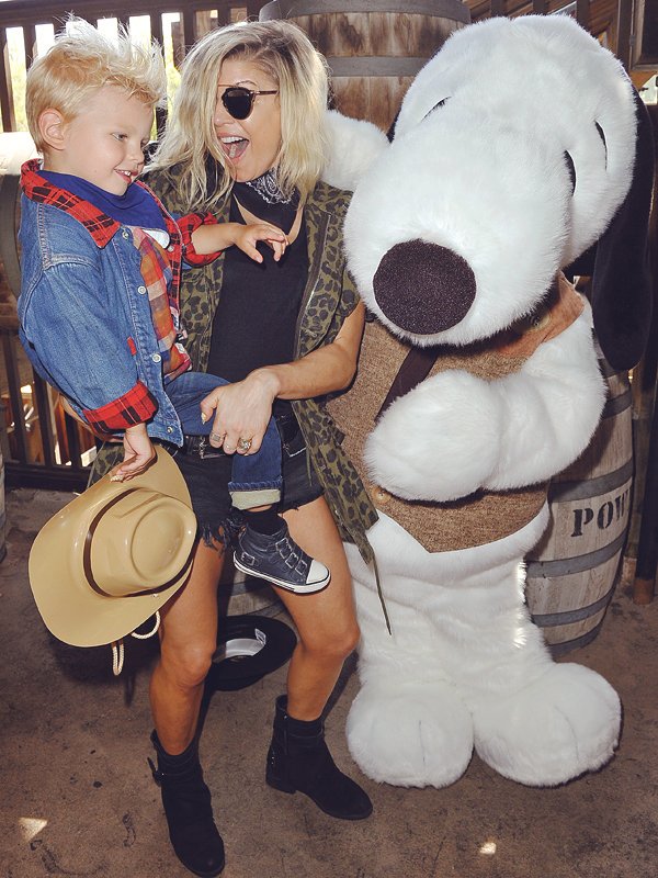 #TBT When Axl got to meet one of his biggest heroes at @Knotts! ???? ???? https://t.co/zga3CK3mcP