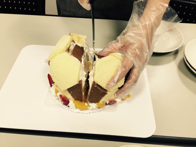 【特別編⑯】作った食べモノははいただきます!なお、今回奮闘してくれた2人のスタッフに感謝!また、このツイッターにお付き合 【特別編⑯】作った食べモノははいただきます!なお、今回奮闘してくれた2人のスタッフに感謝!また、このツイッターにお付き合