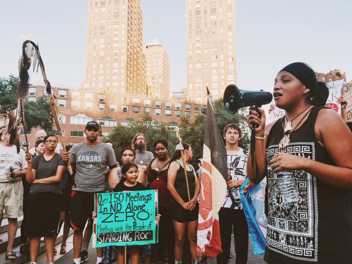 RT @UrbanNativeEra: The youth of the Standing Rock Rez join w/ @shailenewoodley @joshfoxfilm @rosariodawson in NYC #DakotaAccessPipeline ht…