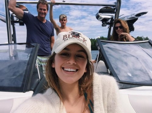 RT @VogueParis: Follow Cindy Crawford and family on vacation to the #thousandislands.
https://t.co/u3iuoe97dt https://t.co/QEL7ebvt4k