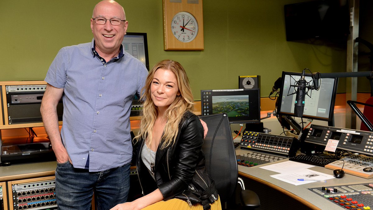 RT @BBCRadio2: It's Monday with @RealKenBruce! @leannrimes picks the Tracks of her Years and you can aim for gold in #PopMaster! https://t.…