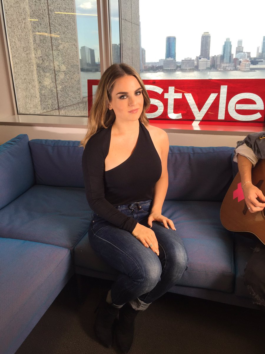 RT @InStyle: .@iamjojo is about to perform live for us in 5 mins! Head over to https://t.co/ZqaxMjcdB0 to watch. https://t.co/DHiVZs6oKU