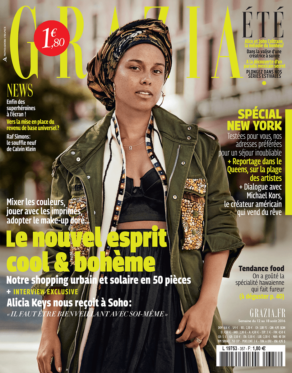Why try to be like anyone else, there's only one you! Shinin' & feeling Très Chic!! ????????????

???????????????? to @grazia_fr! https://t.co/zfEWBVxTnn