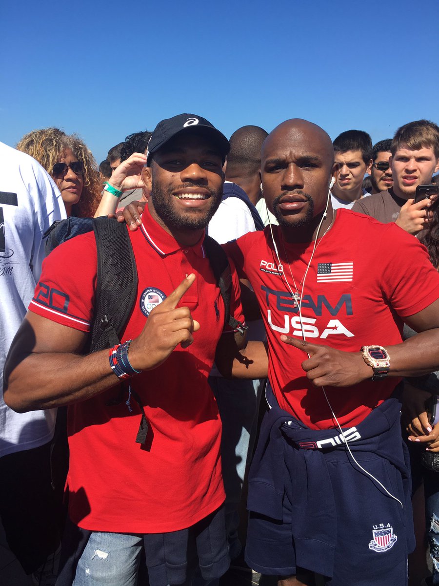 RT @alliseeisgold: I'm just running into champions today. Just so happens that @FloydMayweather is in Rio for the Olympics too! https://t.c…