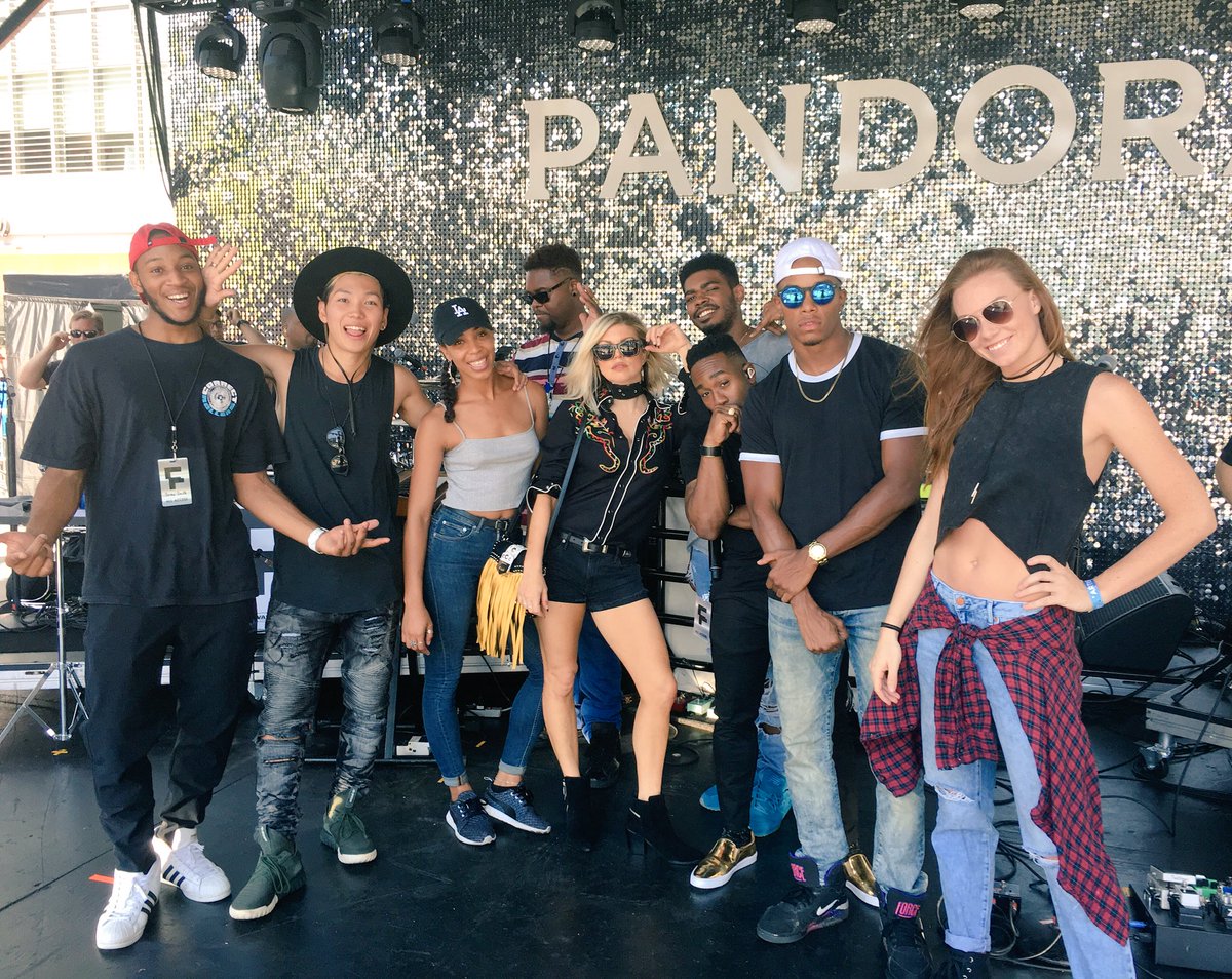 Sound check Angelenos. ???????? #lalove #summercrush @pandora_radio https://t.co/04FICEEXLZ