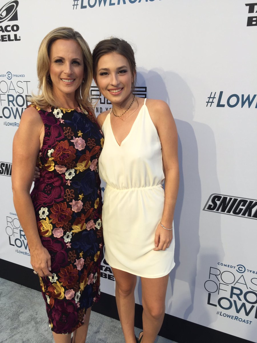 Sharing the red carpet at @ComedyCentral #LoweRoast with my beautiful daughter @sarahgrndalski https://t.co/el8Sz32WMt