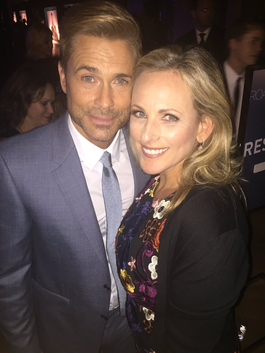 Mr @RobLowe. Forever hot. (Yes, my husband knows..????) @ComedyCentral #LoweRoast https://t.co/tWLlUdOEfQ