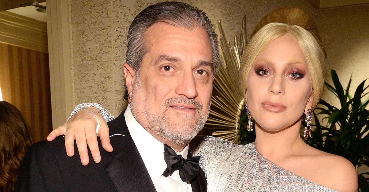 RT @people: Lady Gaga and her father are releasing a cookbook https://t.co/YjNg48DPQY via @peoplefood https://t.co/yHdCy5x5Kx