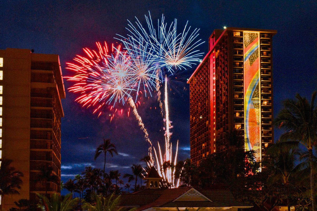 Watch the fireworks @ Waikiki &amp; read our favorite list of free To-Dos on Oahu!