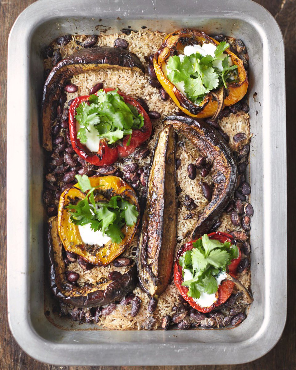 My brand new book is OUT NOW! Packed full of healthy & tasty recipes https://t.co/eA9cUCJx3Z #FamilySuperFood https://t.co/sygYyJG3RV