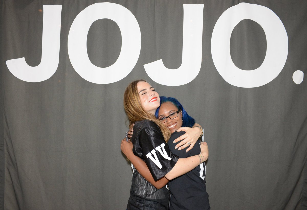 RT @AMorris010: Nothing but MAD LOVE❤❤ @iamjojo you give the best hugs. Thanks for this !! #727TourNoblesville https://t.co/5gmMcDvvgb