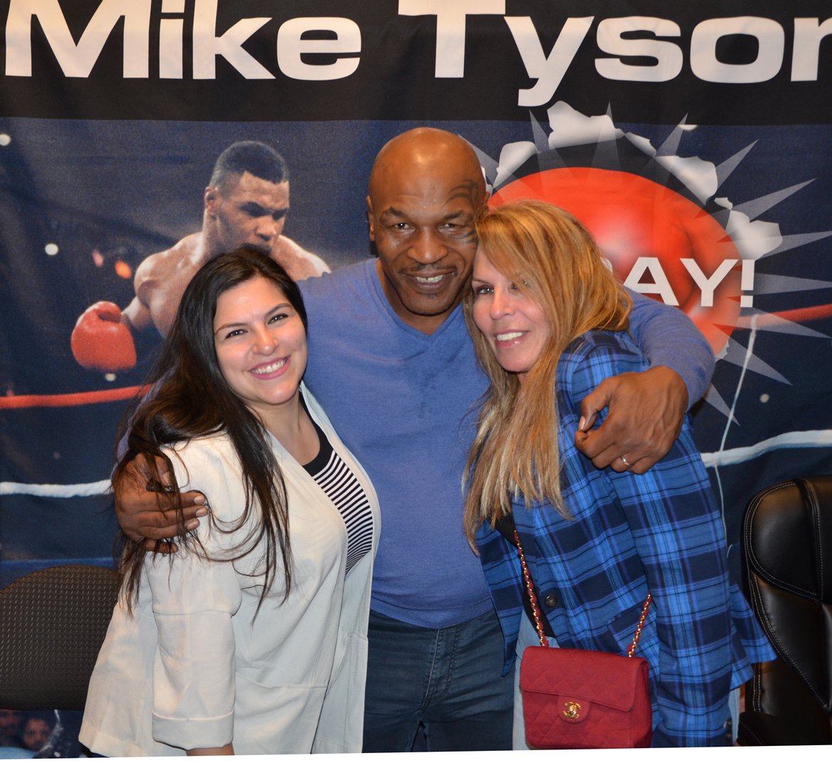 Meet Mike this Fri. Sat. Sun.and get his autograph at @FODCaesars & @FODVenetian! Info: https://t.co/5Nk70OJ86s https://t.co/g8jpsLlcRc
