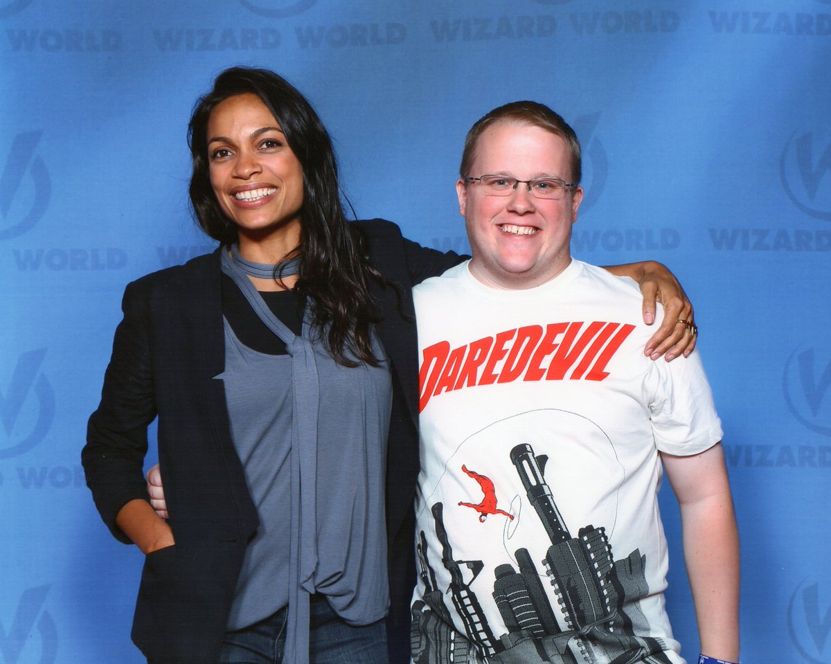 RT @Sean8328: @rosariodawson Was awesome getting to meet you yesterday at @WizardWorld Chicago.  You are so nice was a pleasure! https://t.…
