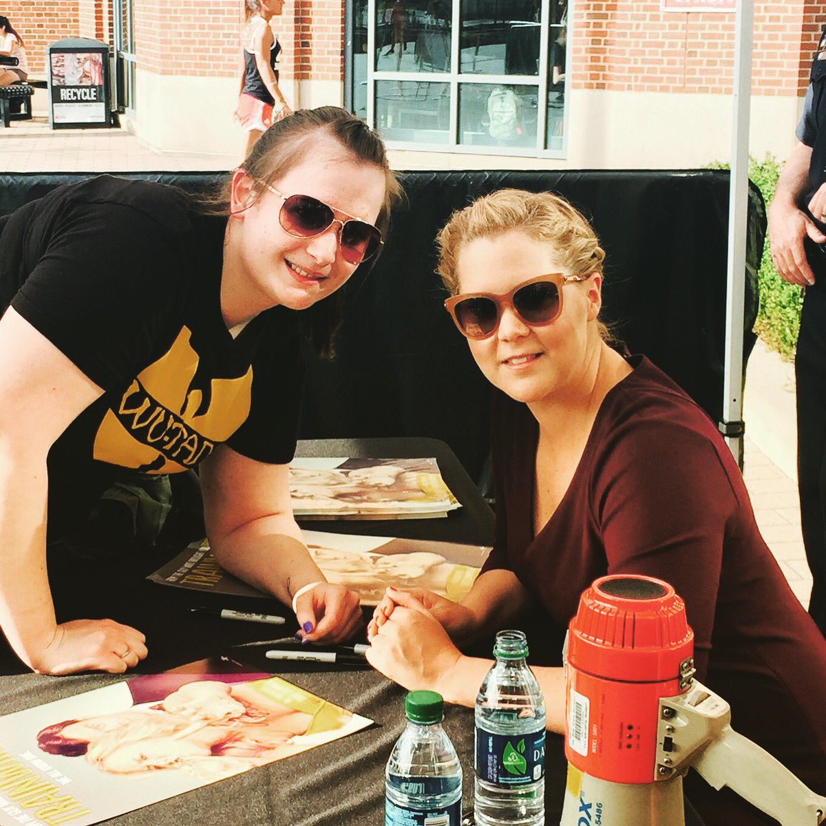 RT @sarahewynn: @maddyyypryor @amyschumer right before I gave her an @OhioState shirt. She did give props for the #wutang shirt too https:/…