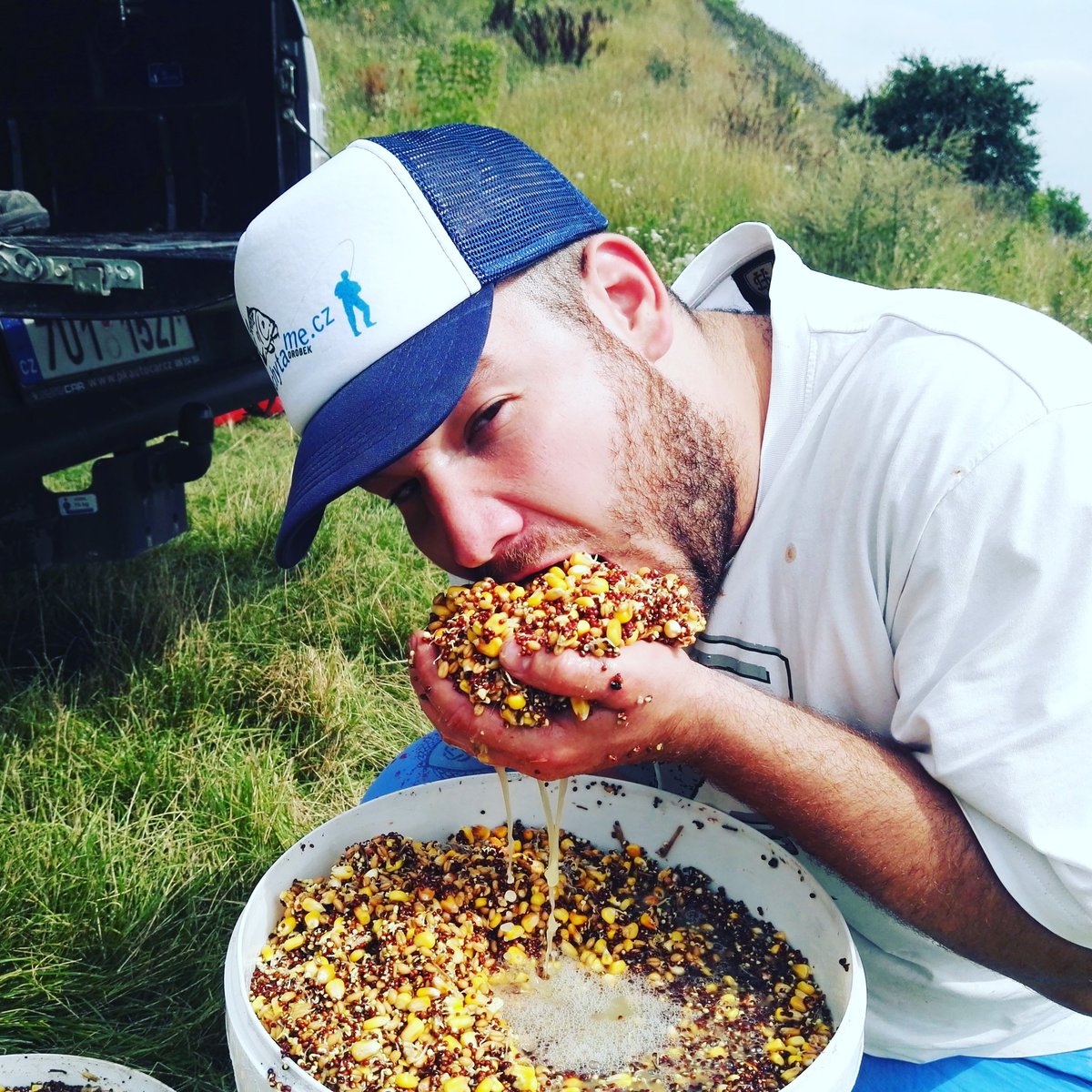 Drobek is <b>Hungry</b>. #haha #carpfishing #with #zachytame #team :) https://t.co/Uulzqf7Y4D
