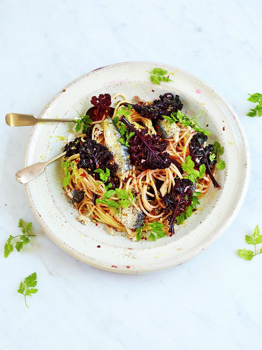 Zesty sardine & purple kale spaghetti - what a perfect pasta! #recipeoftheday https://t.co/nil5uPKP0H https://t.co/sV44wAlzYG