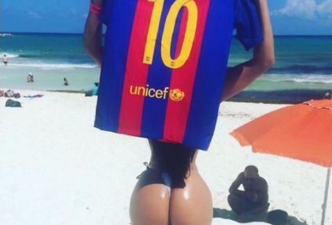RT @laaficion: ???? Suzy Cortez pide que Messi la ‘desbloquee’ con sensual foto (vía @Mileniohey) https://t.co/vNiJWDv82S https://t.co/mNldHDE…
