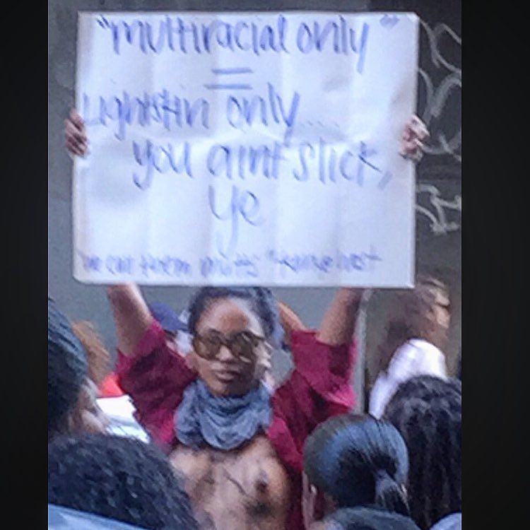 Lol A protester  at Casting for Kanye fashion show yesterday. ???? smh That bitch was just cr… https://t.co/0d8rejA5uA https://t.co/zXCxuh3Q3t