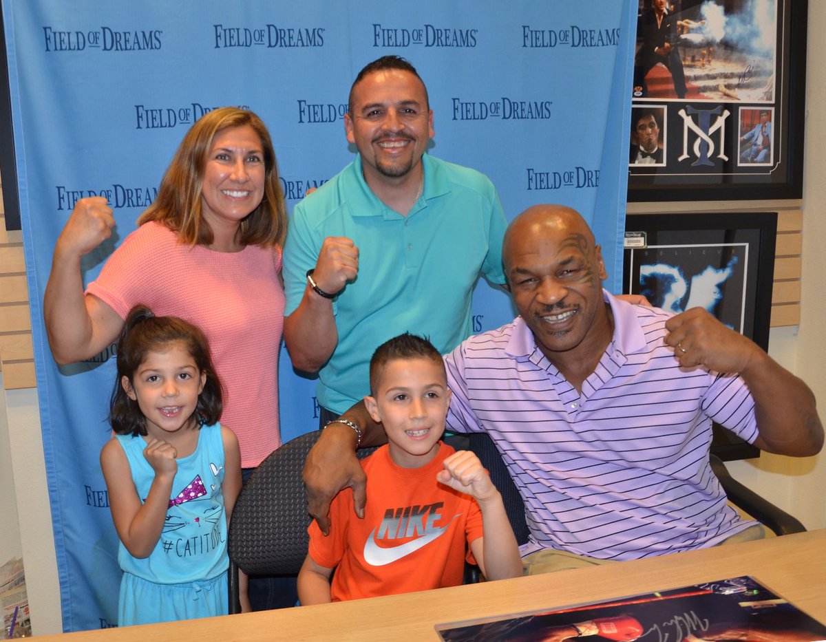 Meet Mike this week (Fri., Sat.) & get his autograph at @FODCaesars & @FODVenetian! Info: https://t.co/5Nk70OJ86s https://t.co/wKS45dKyKg
