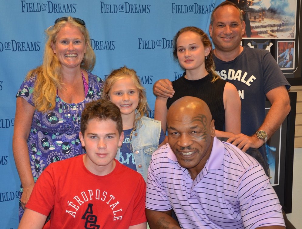 Meet Mike TODAY and get his autograph in #LasVegas @FODCaesars & @FODVenetian! Info: https://t.co/5Nk70OJ86s https://t.co/t7RqIN8XNV