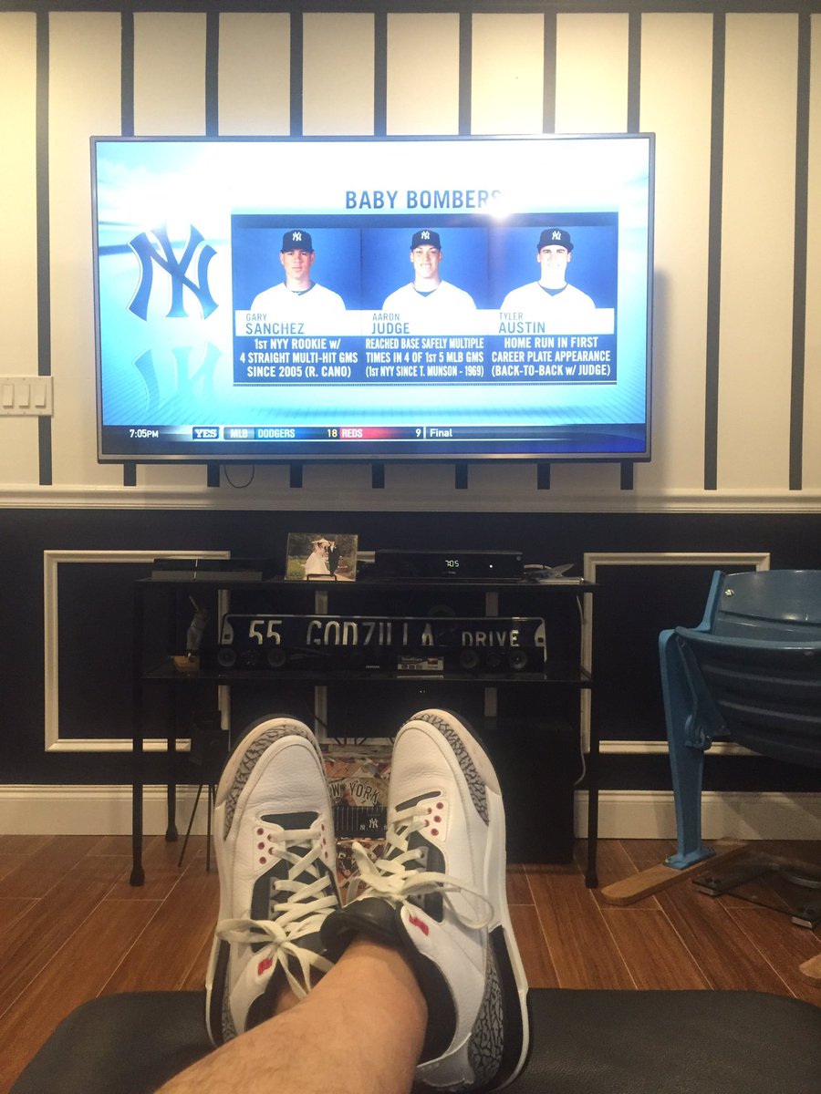 RT @BigYankeesFan: @jerryferrara I got the best of both worlds!  Awesome sneakers & mancave.  I've Enjoyed your @bad4sportspod https://t.co…