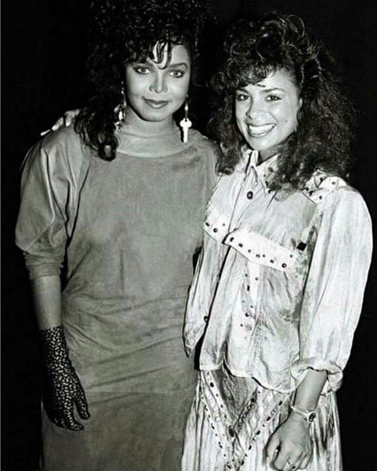 ????this #TBT pic of me & @janetjackson! OMG...MEMORIES! I was so excited to choreograph for her! https://t.co/y8rNdvp0Vb