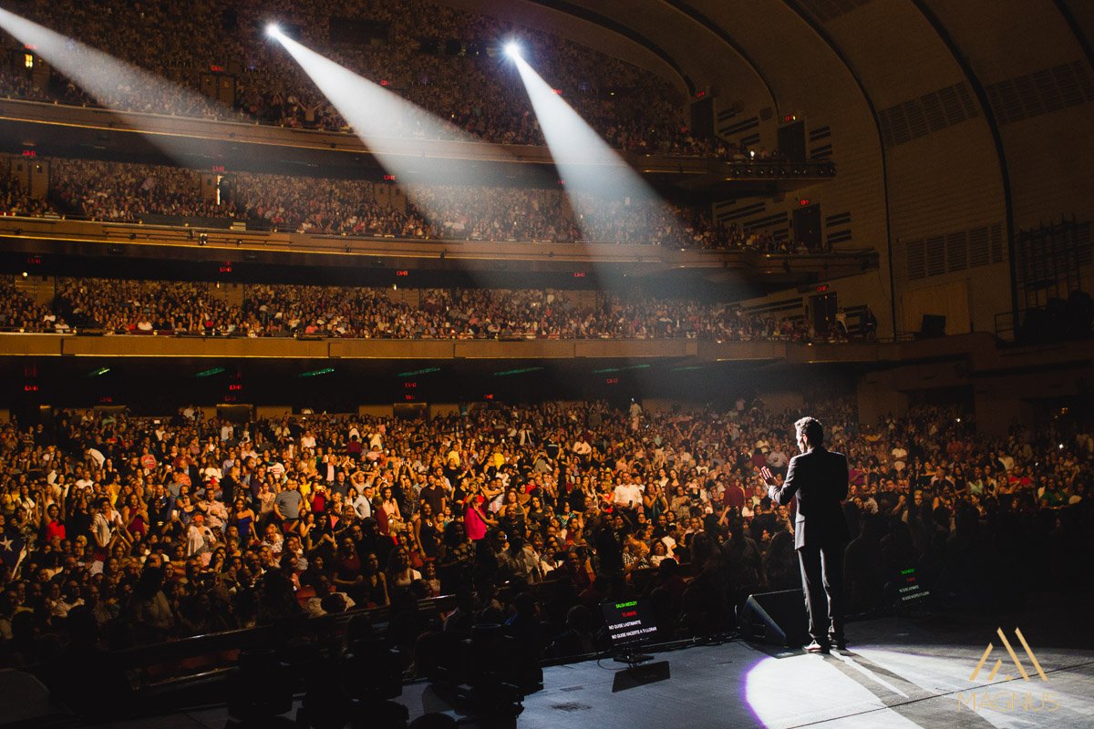 #MiGente from #NYC! A new special night with you at @RadioCity. Definitely, dreams come true. #ThePrivateCollection https://t.co/93oZB73CUs