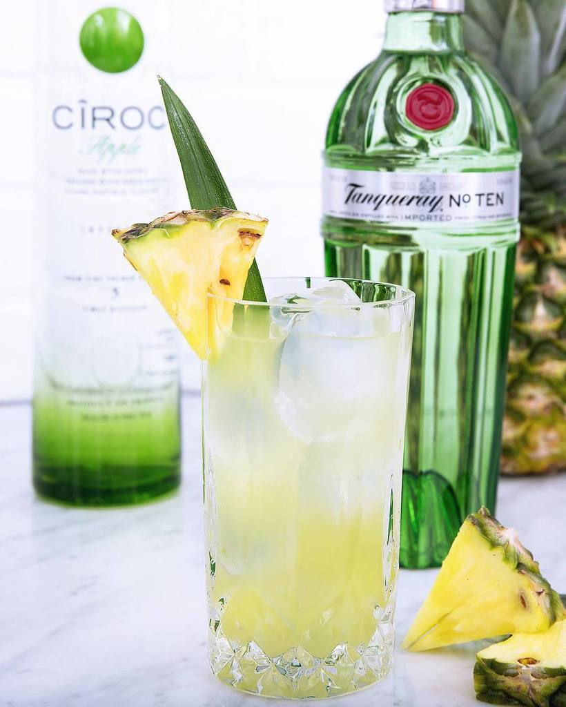 Laid bacc. @tanquerayusa ????✨ #tanqlaidback #ginandjuice #laborday https://t.co/JdNKHil85A https://t.co/dbnM125VJu