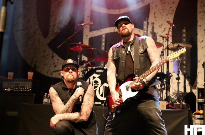 RT @MoshHTF: Find out what a @Goodcharlotte show looks like with our gallery https://t.co/Xt4lfxwfsR https://t.co/EfTu8PrwWT